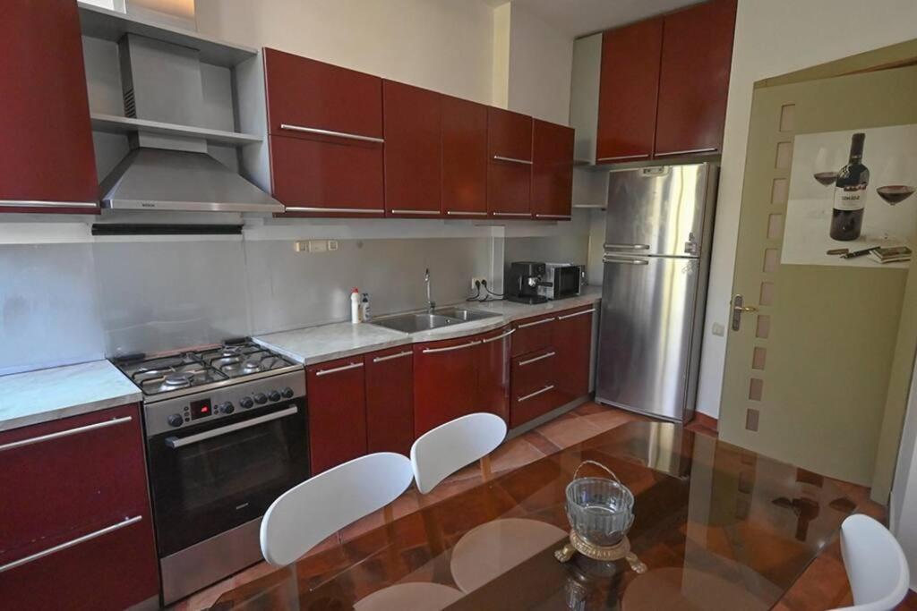 Classic Apt. On Liberty Square Tbilisi ภายนอก รูปภาพ